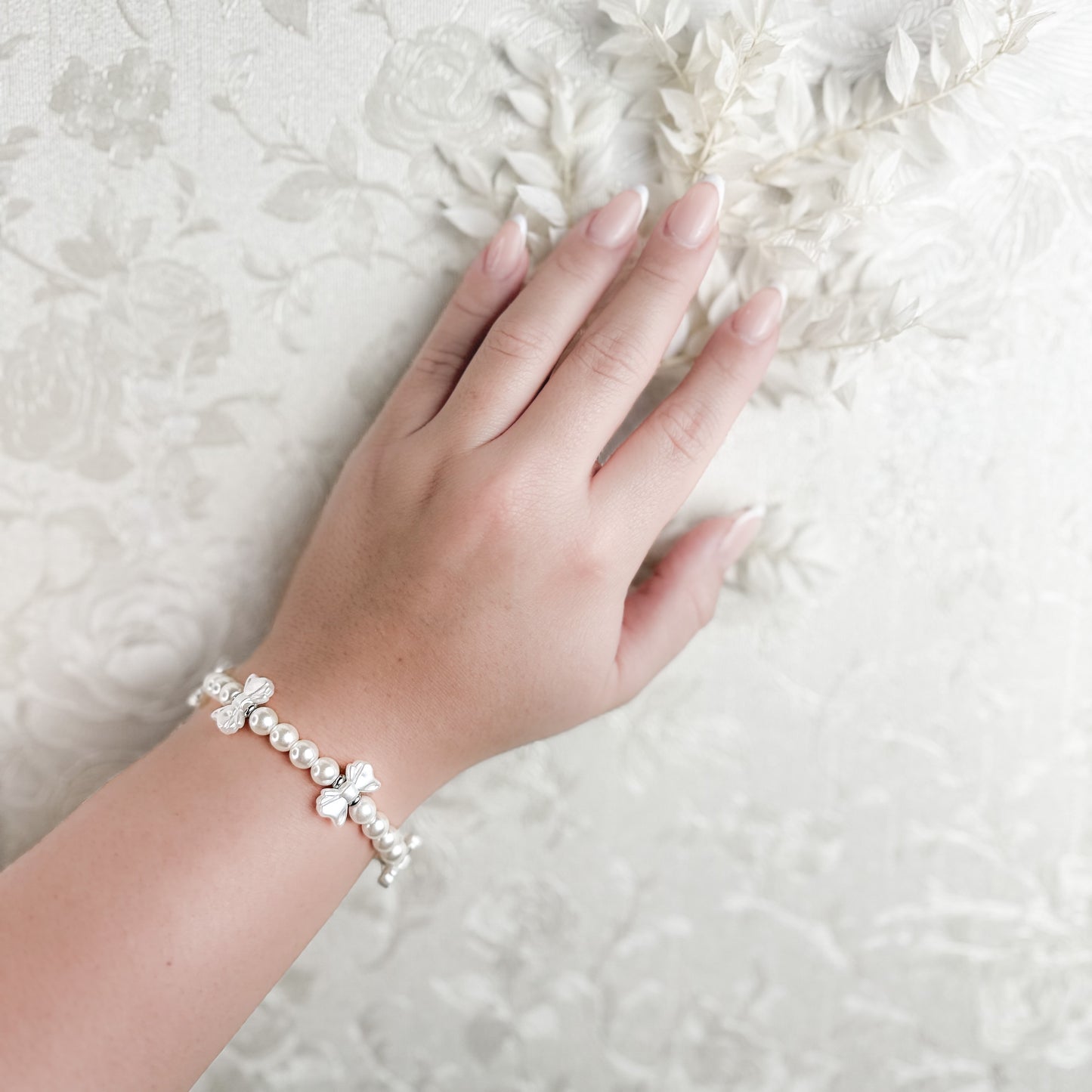 Fiocelia Bow Bracelet