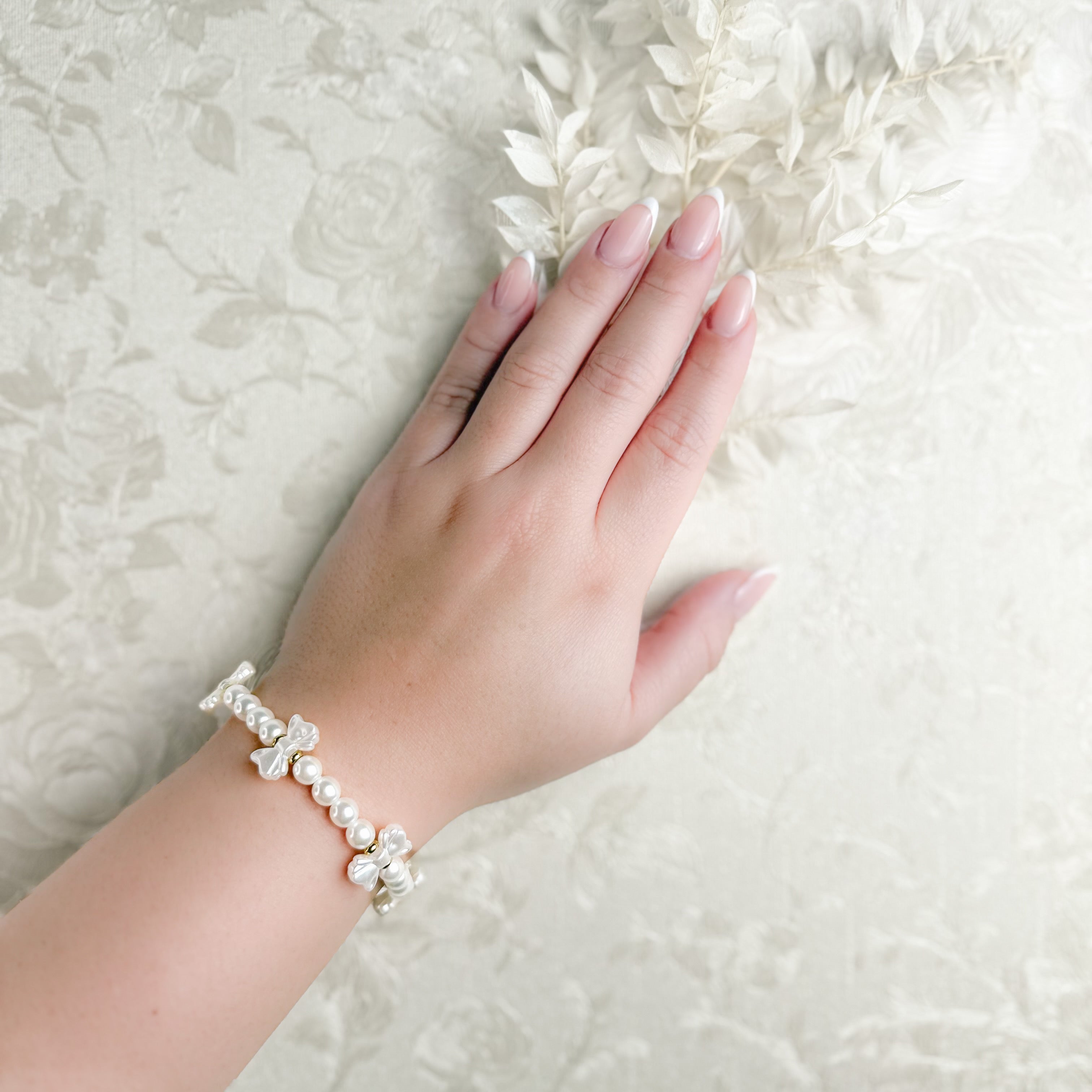 Fiocelia Bow Bracelet