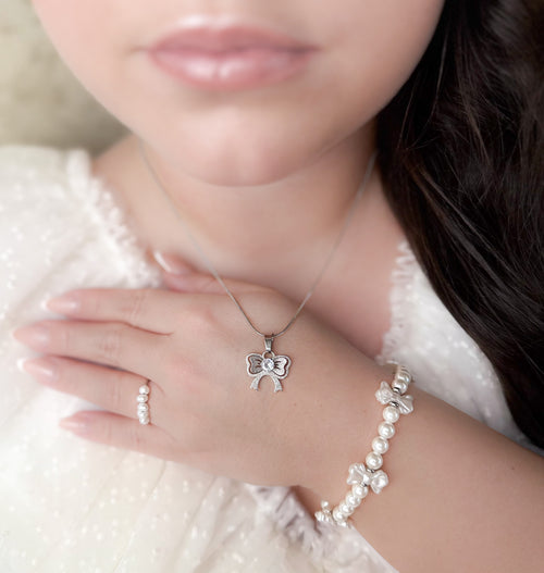 Fiocelia Bow Bracelet